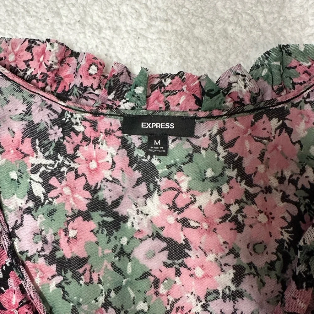 Express Ruffled Tank Size M - Picture 4 of 4